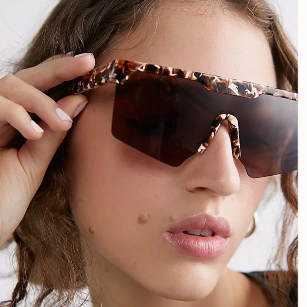 NEW! Rare Free People cocoa shield polarized sunglasses